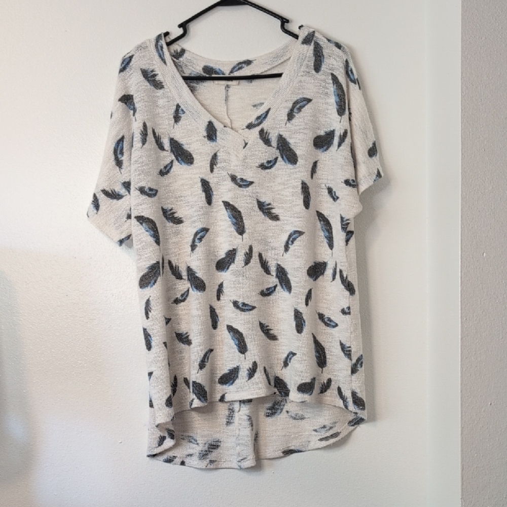 ADORA Feather Pattern V-Neck